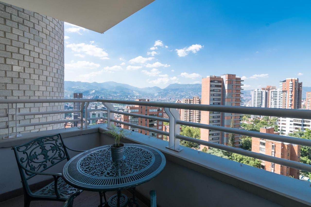 Apartamentos Poblado Alejandria By Housy Host Medellin Exterior photo