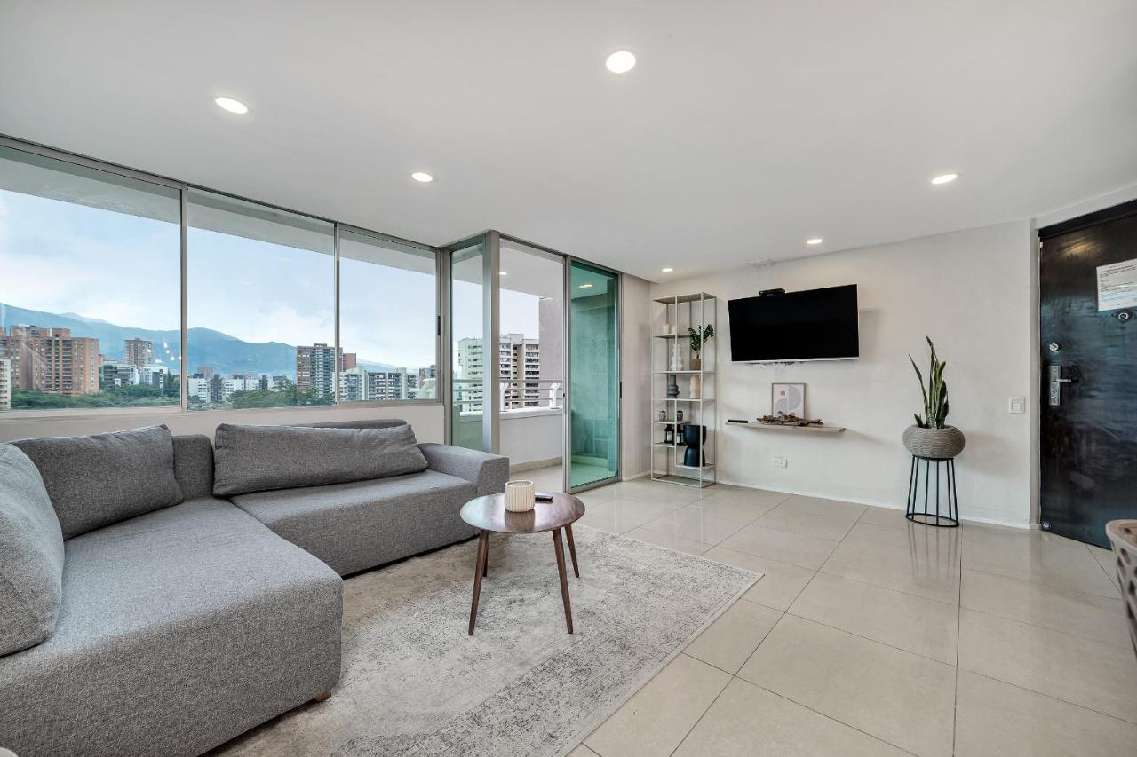 Apartamentos Poblado Alejandria By Housy Host Medellin Exterior photo