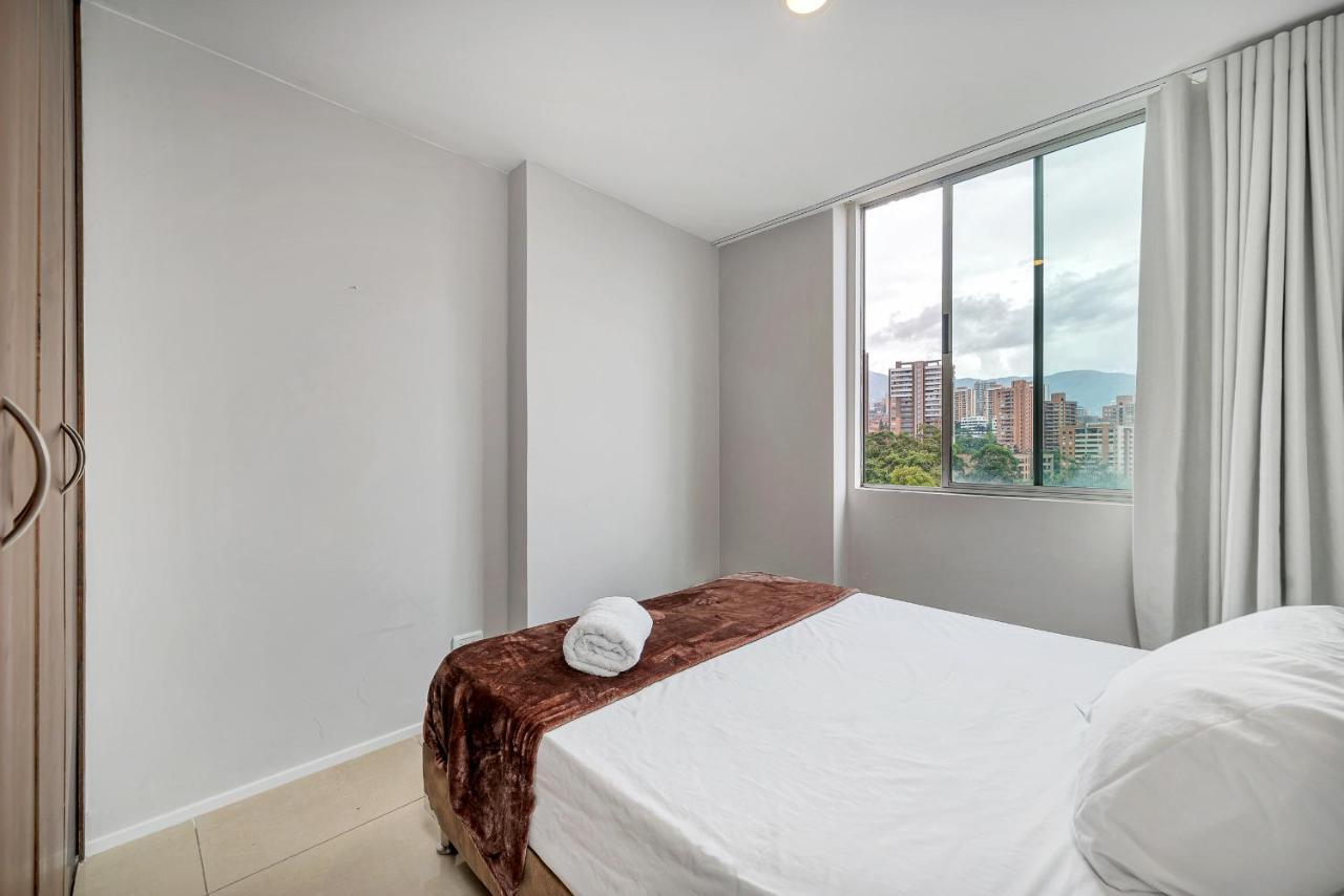 Apartamentos Poblado Alejandria By Housy Host Medellin Exterior photo