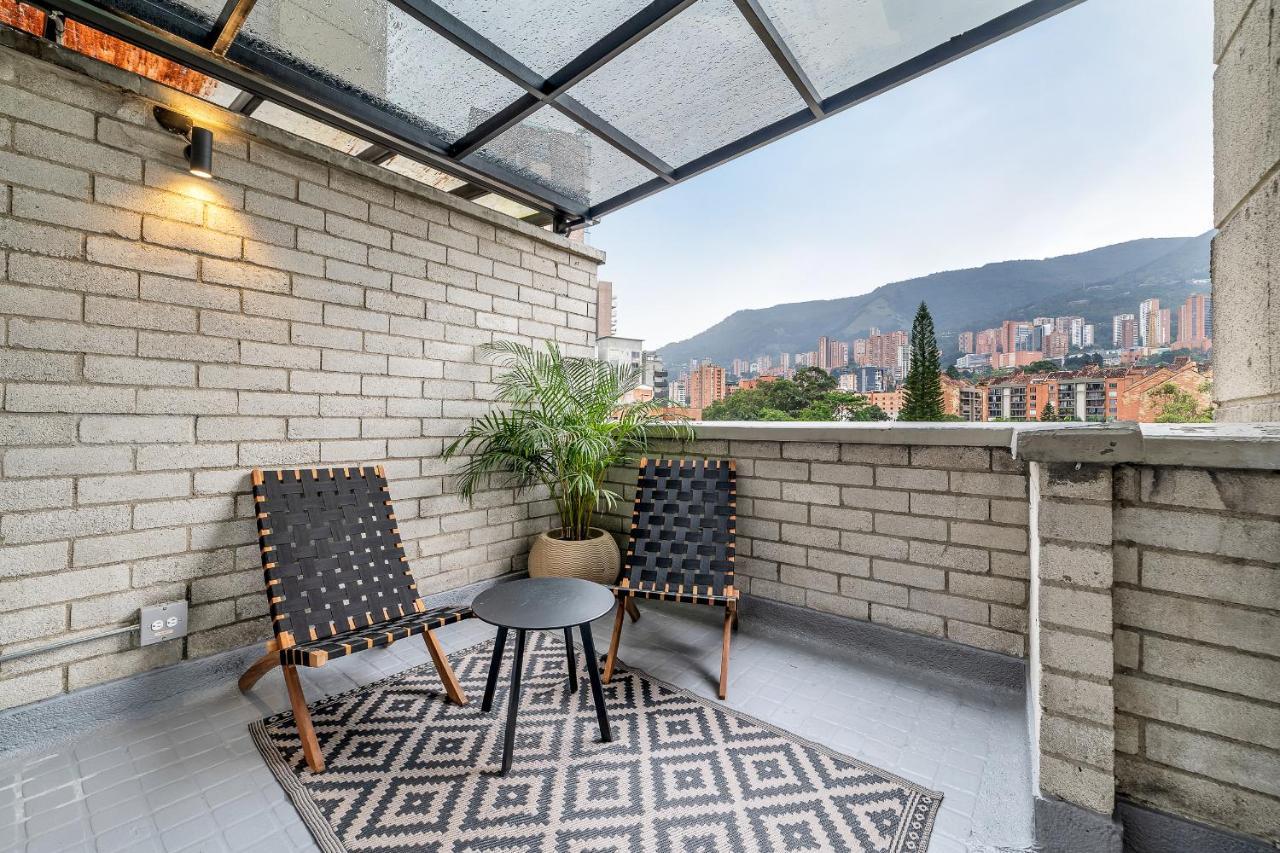 Apartamentos Poblado Alejandria By Housy Host Medellin Exterior photo