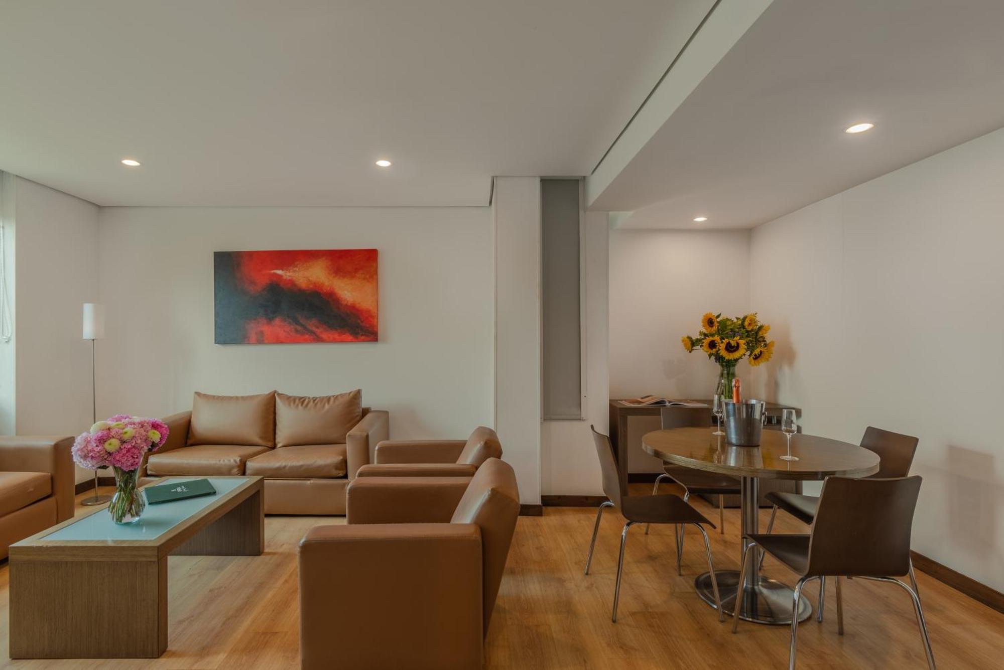 Apartamentos Poblado Alejandria By Housy Host Medellin Exterior photo
