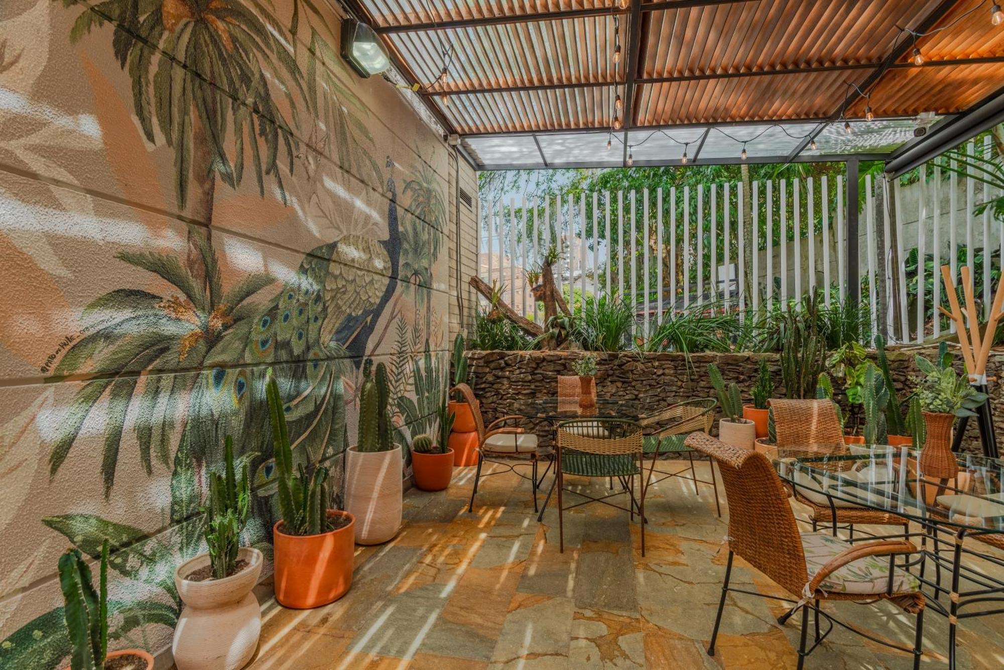 Apartamentos Poblado Alejandria By Housy Host Medellin Exterior photo