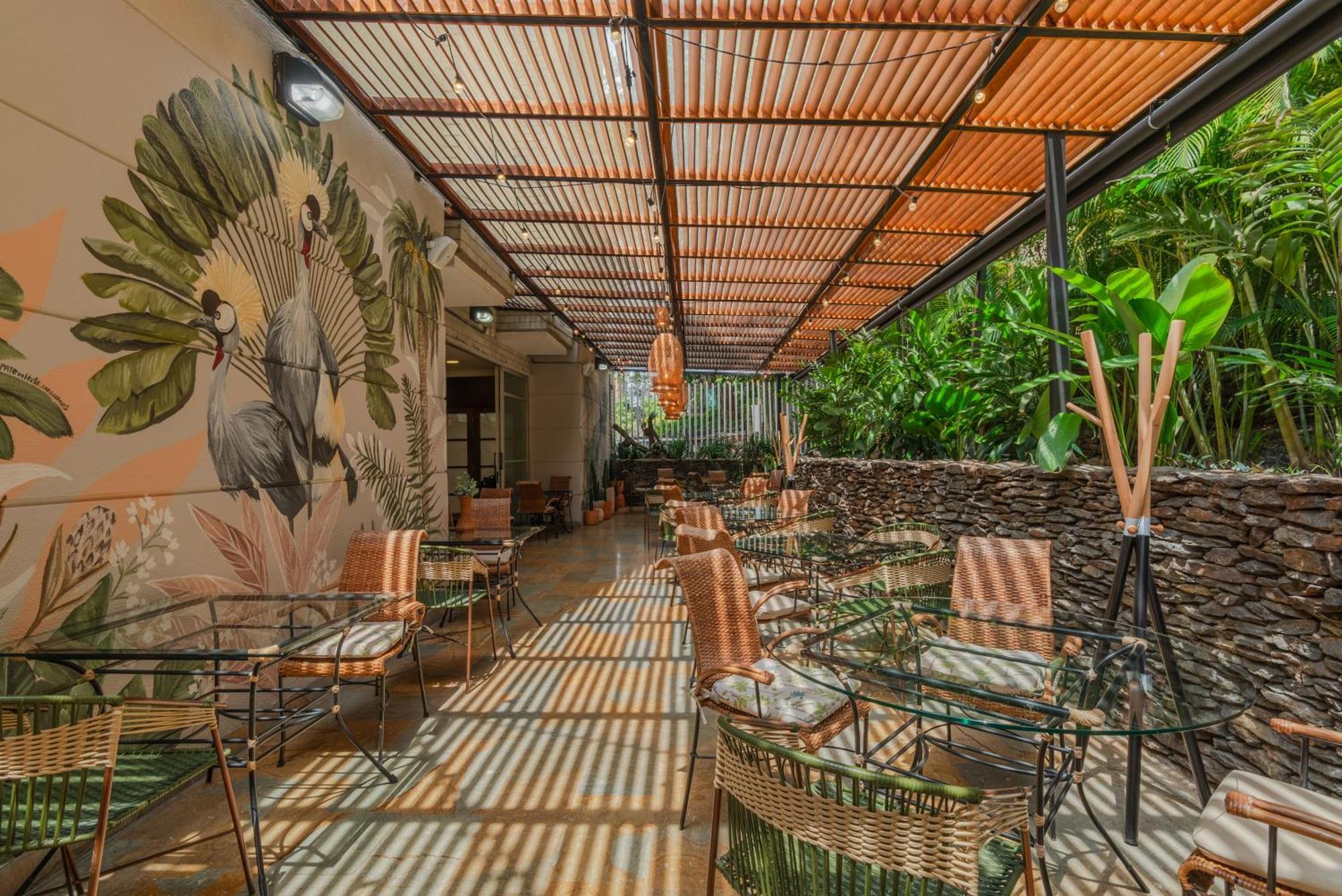 Apartamentos Poblado Alejandria By Housy Host Medellin Exterior photo