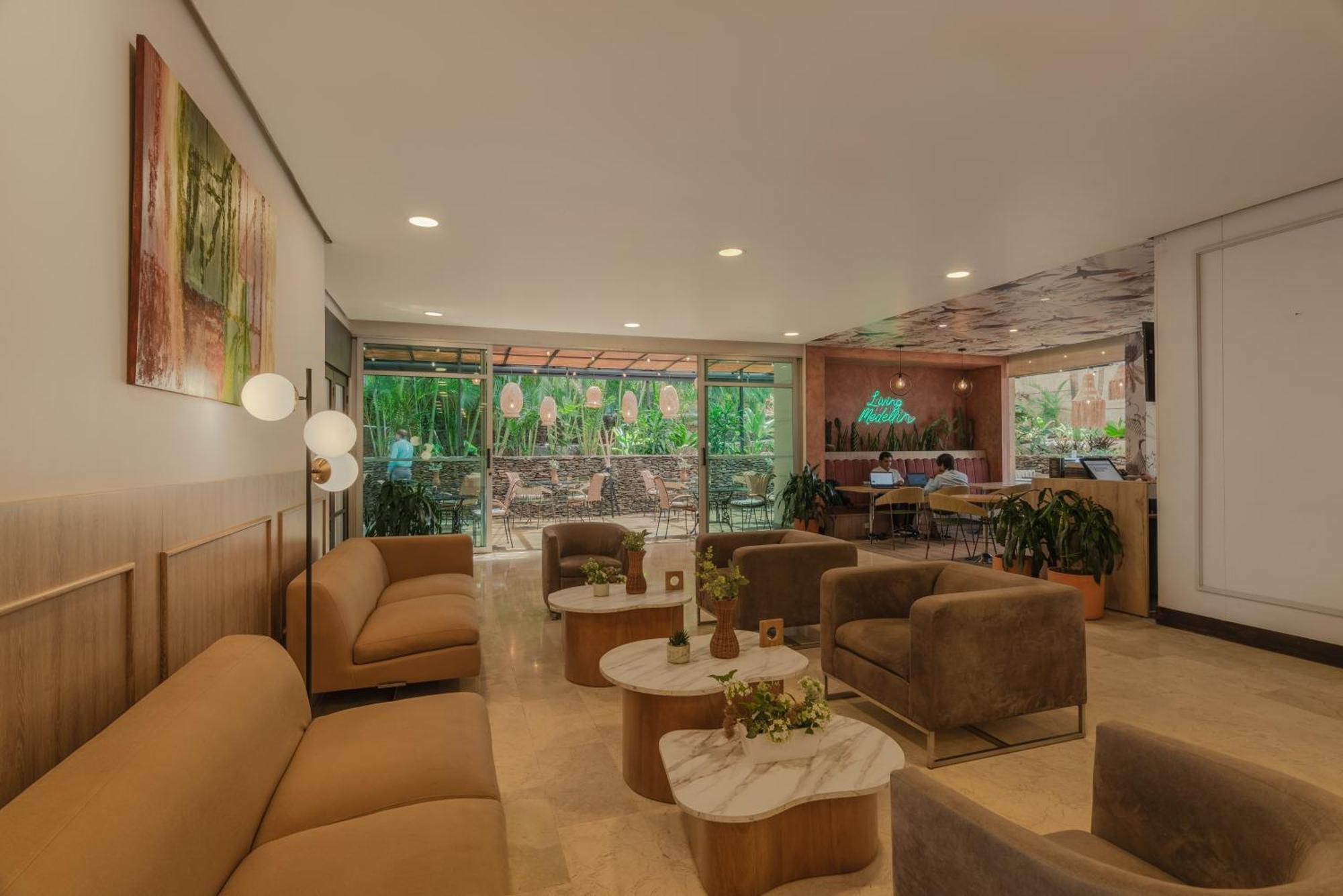 Apartamentos Poblado Alejandria By Housy Host Medellin Exterior photo