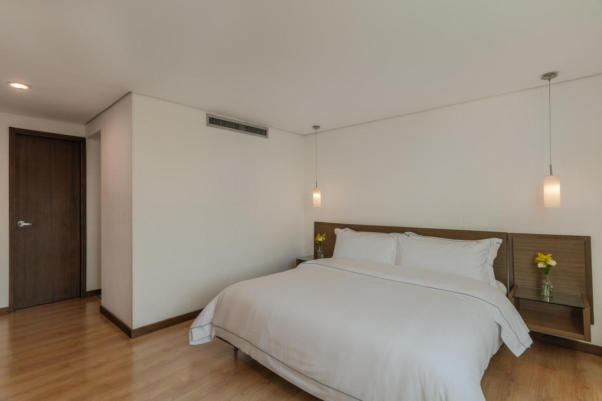 Apartamentos Poblado Alejandria By Housy Host Medellin Exterior photo