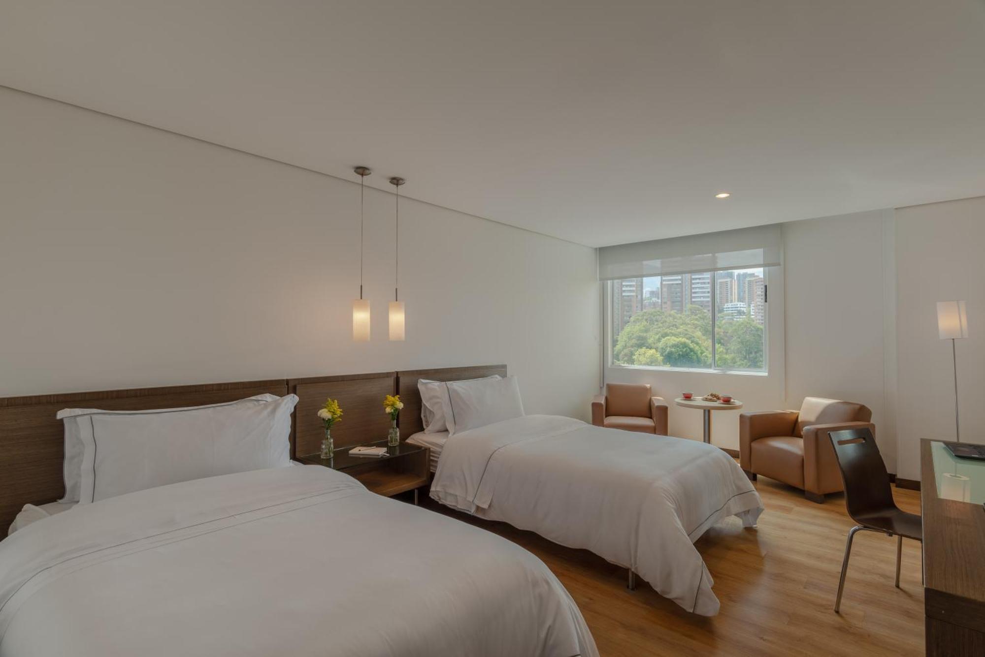 Apartamentos Poblado Alejandria By Housy Host Medellin Exterior photo